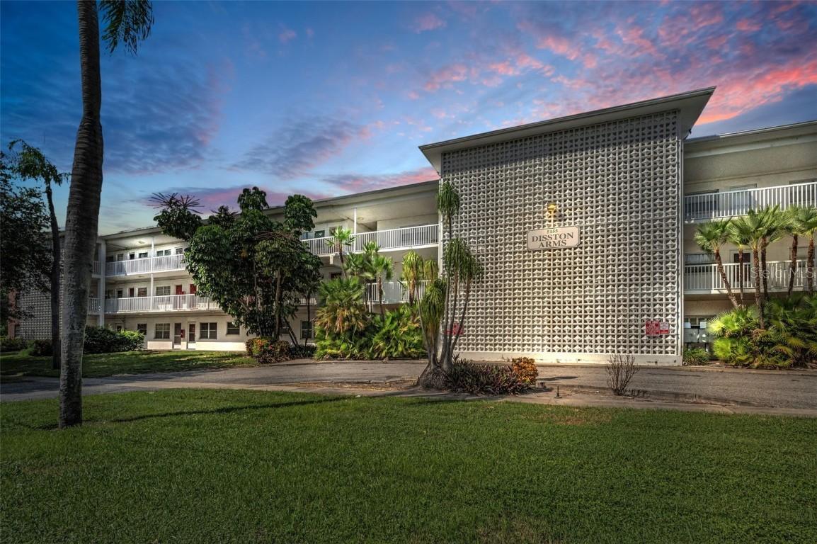 5155 9th Ave. #104, St Petersburg, FL 33710