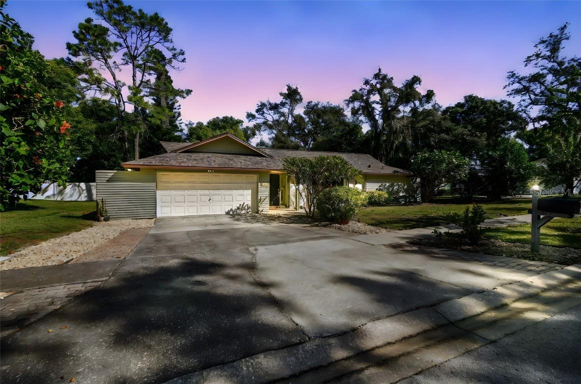 844 Park Ct., Palm Harbor, FL 34683