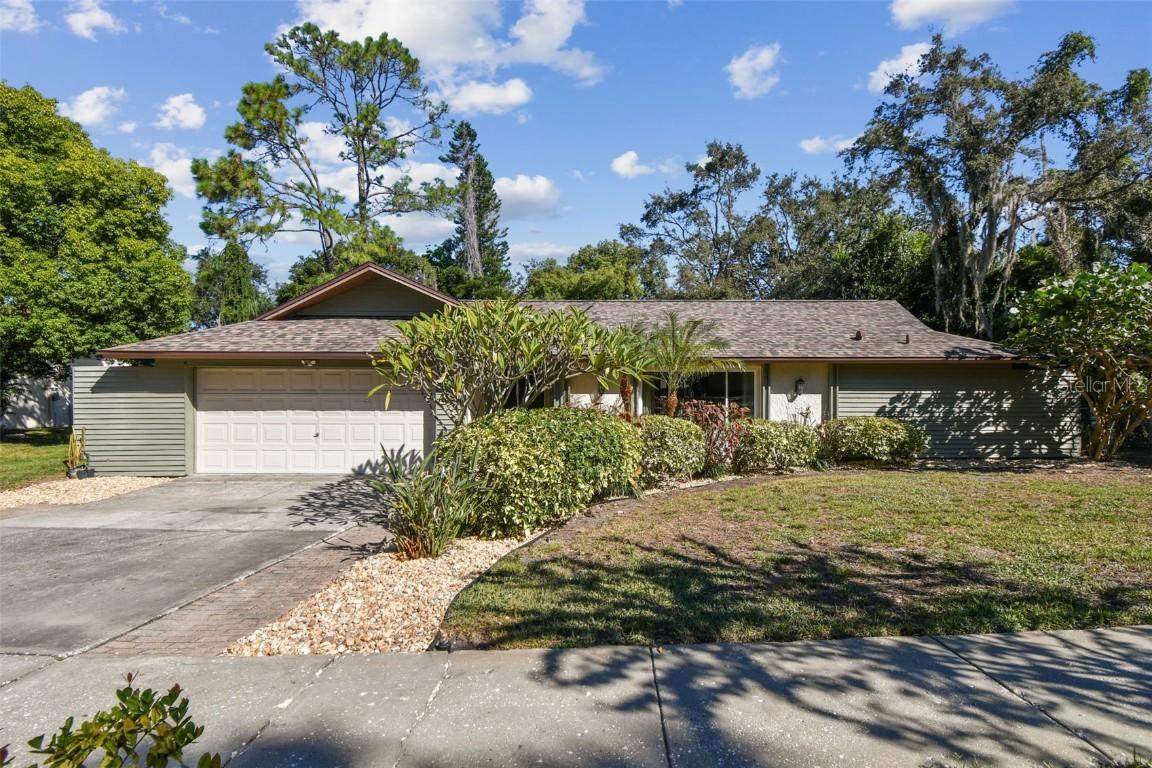 844 Park Ct., Palm Harbor, FL 34683