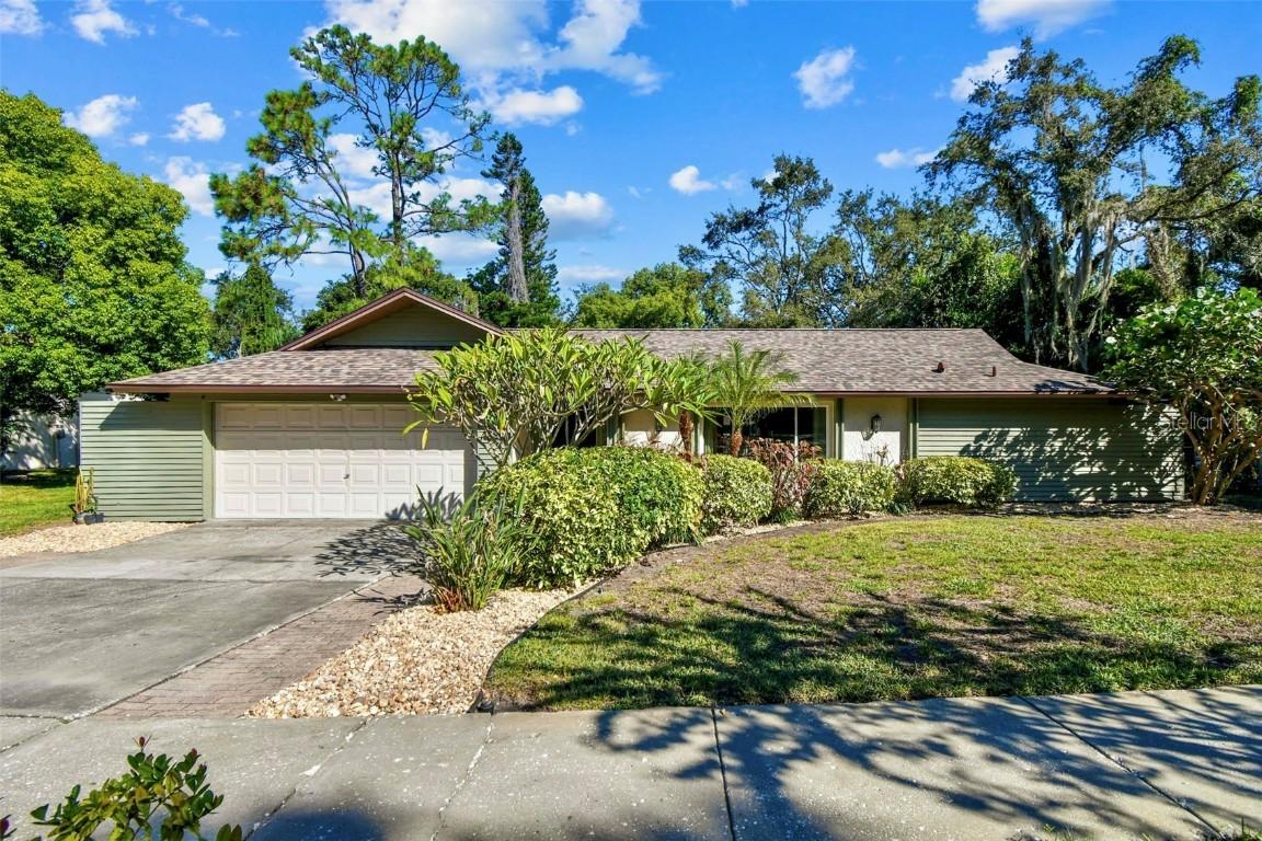844 Park Ct., Palm Harbor, FL 34683