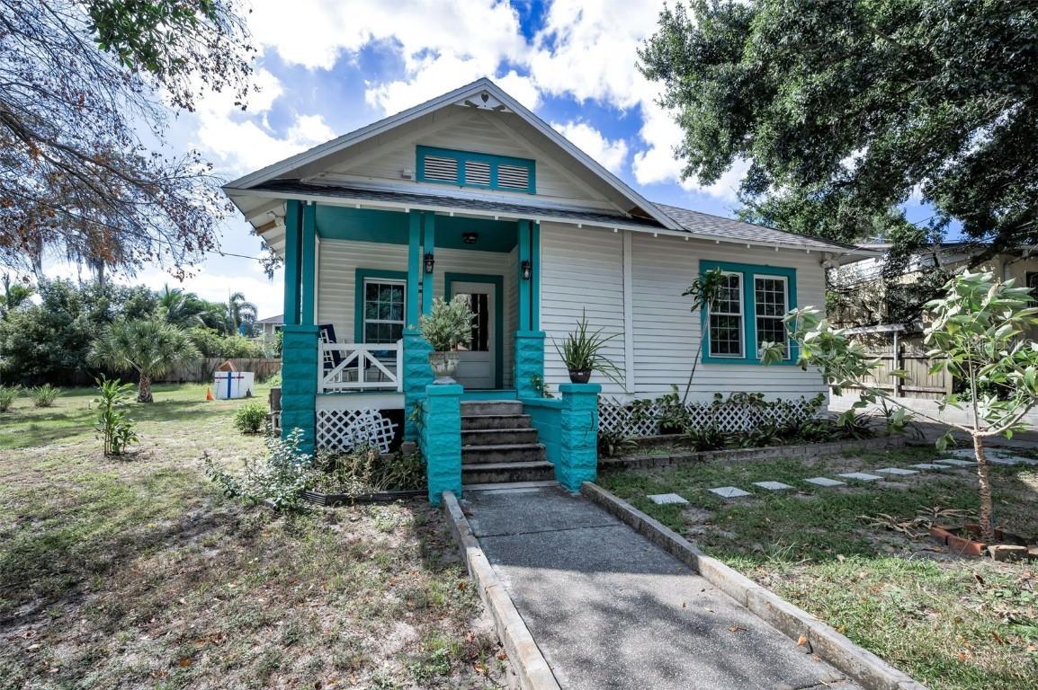 39 W Park St., Tarpon Springs, FL 34689
