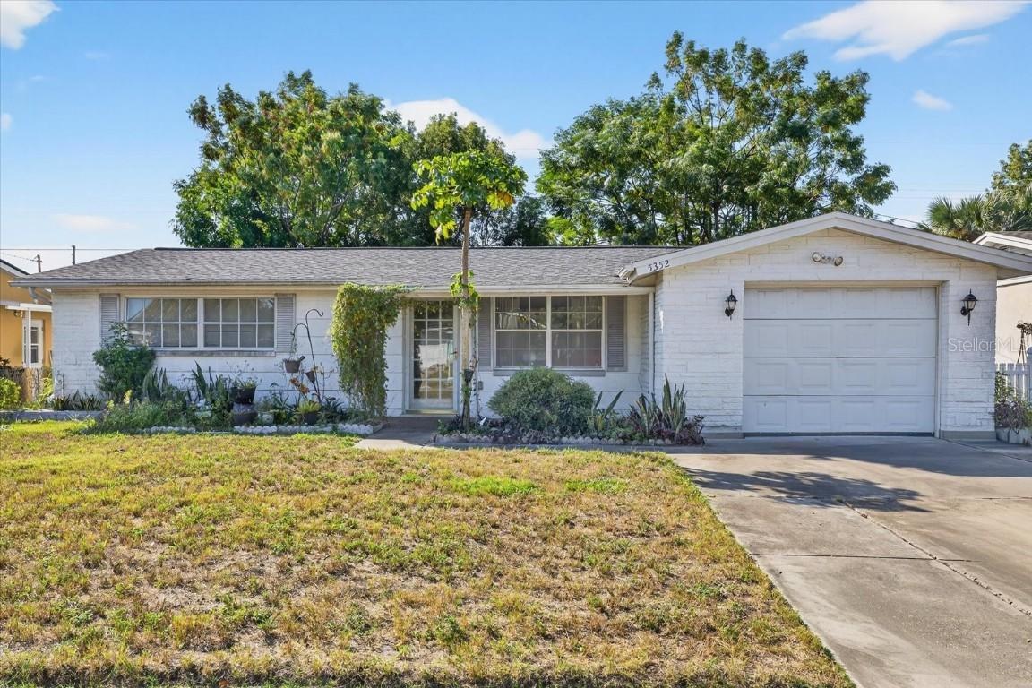 5352 Mosaic Dr., Holiday, FL 34690