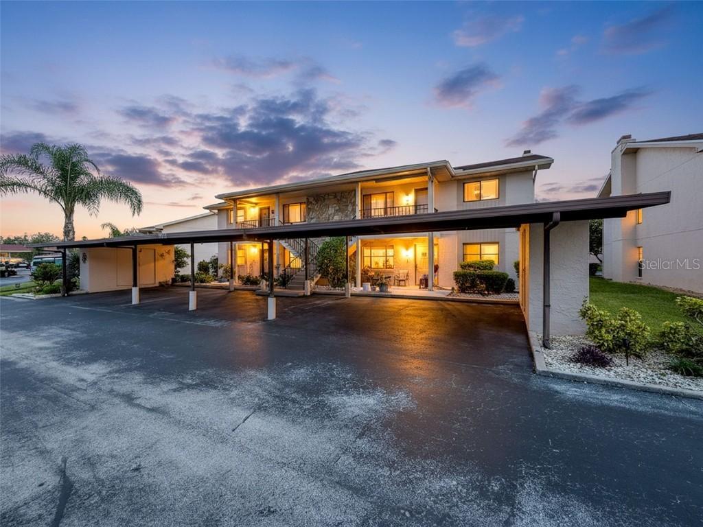 9981 Eagles Point Cir. #4, Port Richey, FL 34668