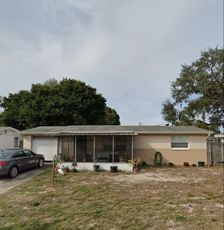 2133 Holiday Dr., Holiday, FL 34691