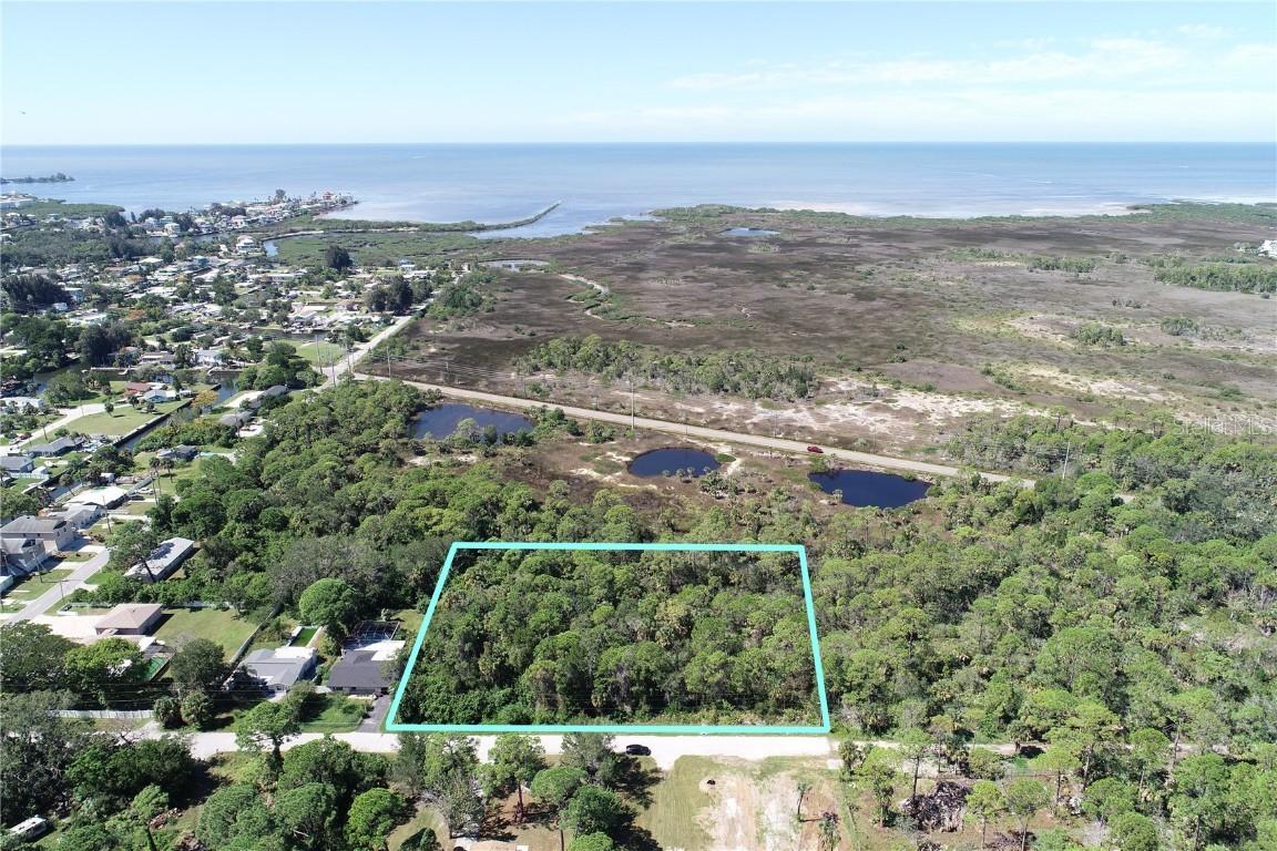 34 Shark St., Hudson, FL 34667