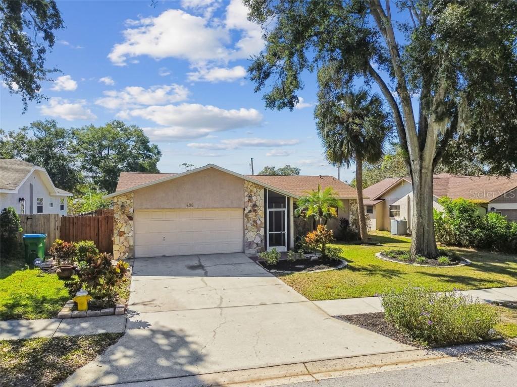 698 Crystal Dr., Palm Harbor, FL 34683