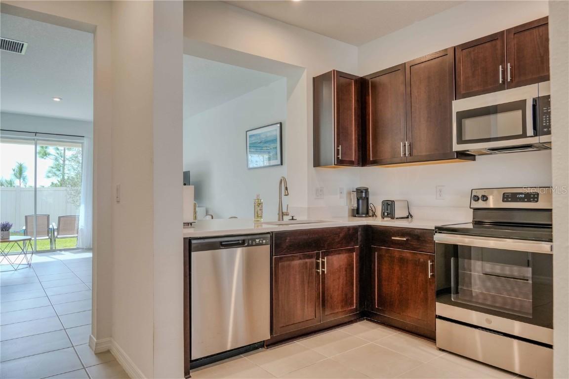 6249 Fairmont Ln., Palmetto, FL 34221