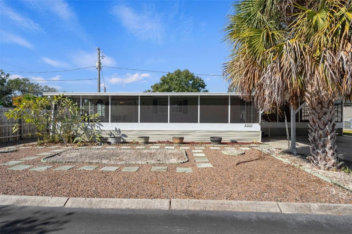 2005 Lake Linda Cir., Lutz, FL 33558