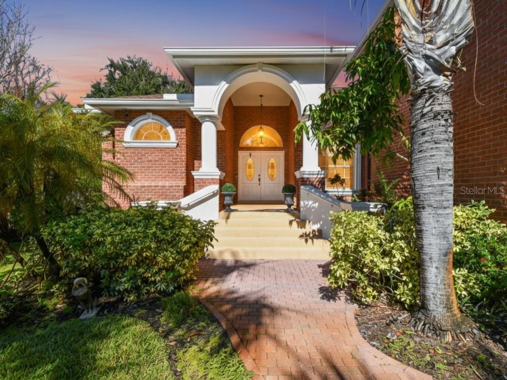 1218 Castle Ter., Tarpon Springs, FL 34689