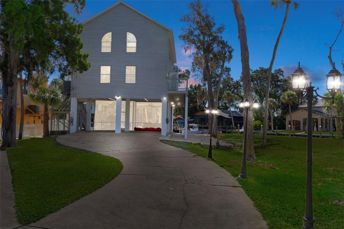 5272 Tropical Point, Weeki Wachee, FL 34607