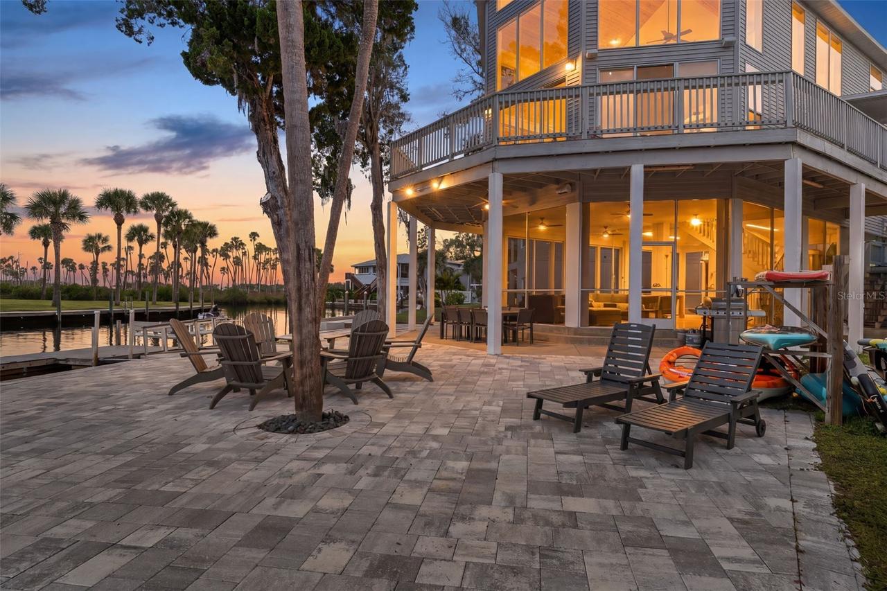 5272 Tropical Point, Weeki Wachee, FL 34607