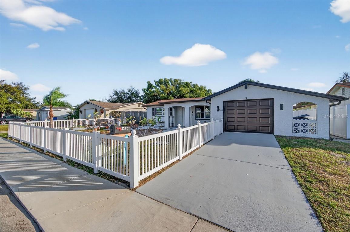 3238 Coldwell Dr., Holiday, FL 34691