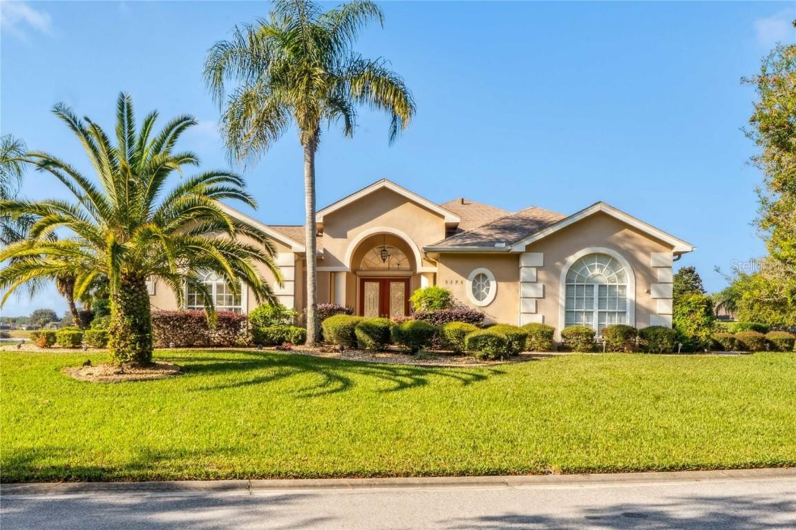 9298 Grand Cypress Dr., Weeki Wachee, FL 34613