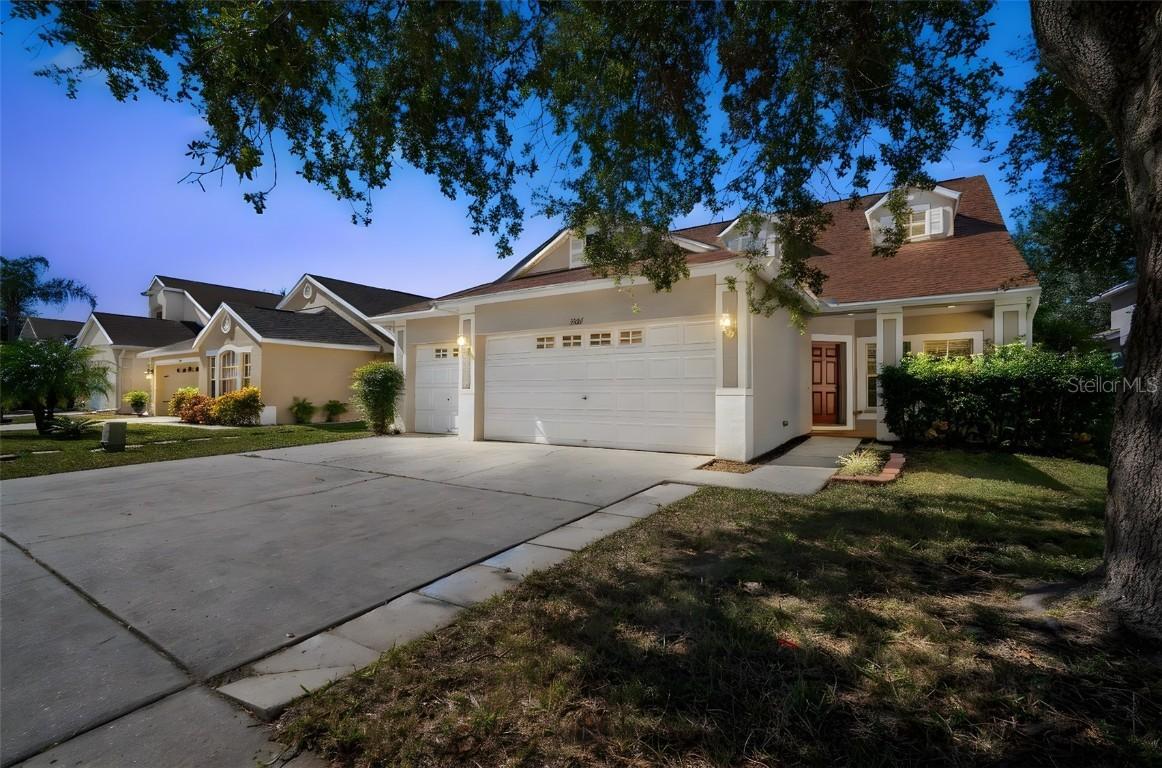 3207 Prairie Iris Dr., Land O Lakes, FL 34638