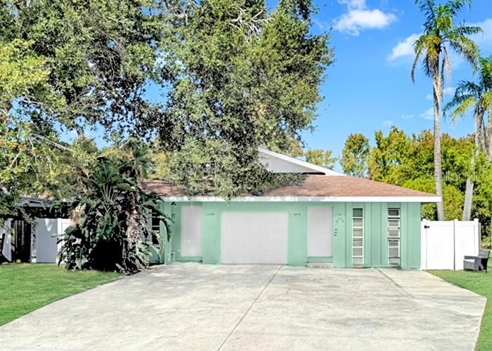 10597 101st Ave., Seminole, FL 33772