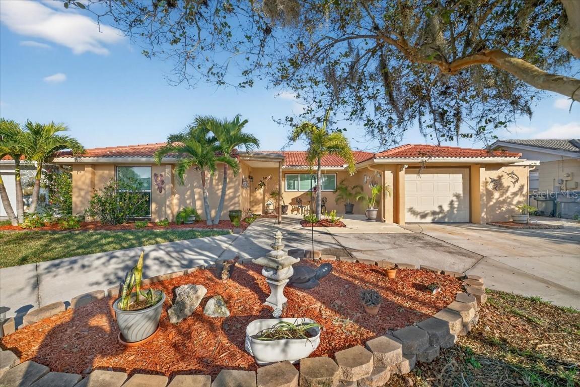 5008 Forecastle Dr., New Port Richey, FL 34652
