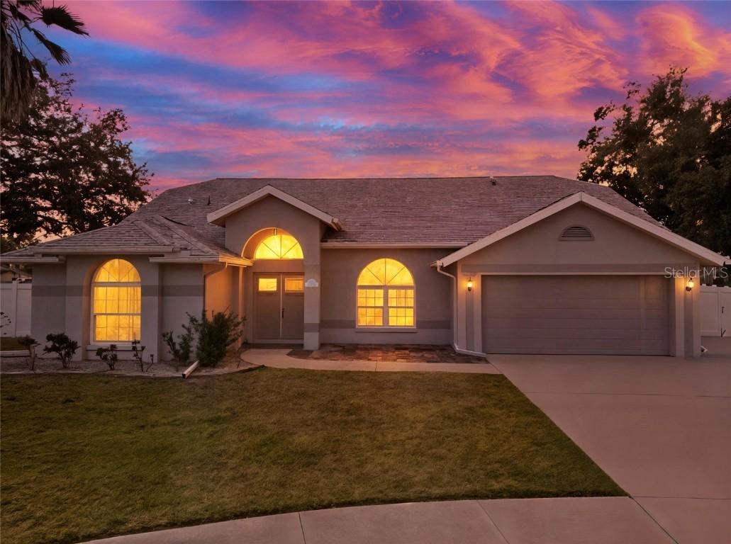 9823 Sunnyoak Dr., Riverview, FL 33569