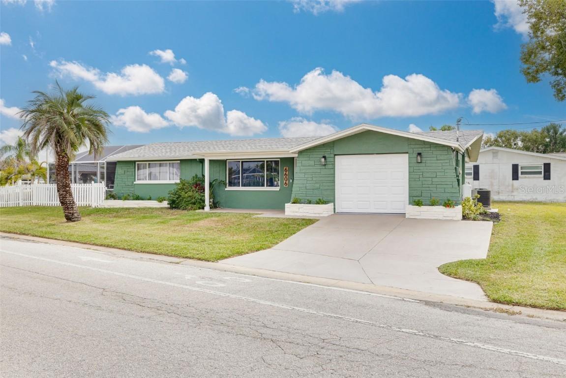 6606 Beach Blvd., Hudson, FL 34667