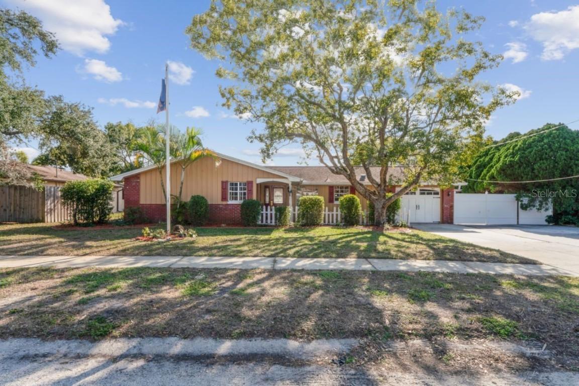 5820 Melaleuca Dr., Holiday, FL 34690