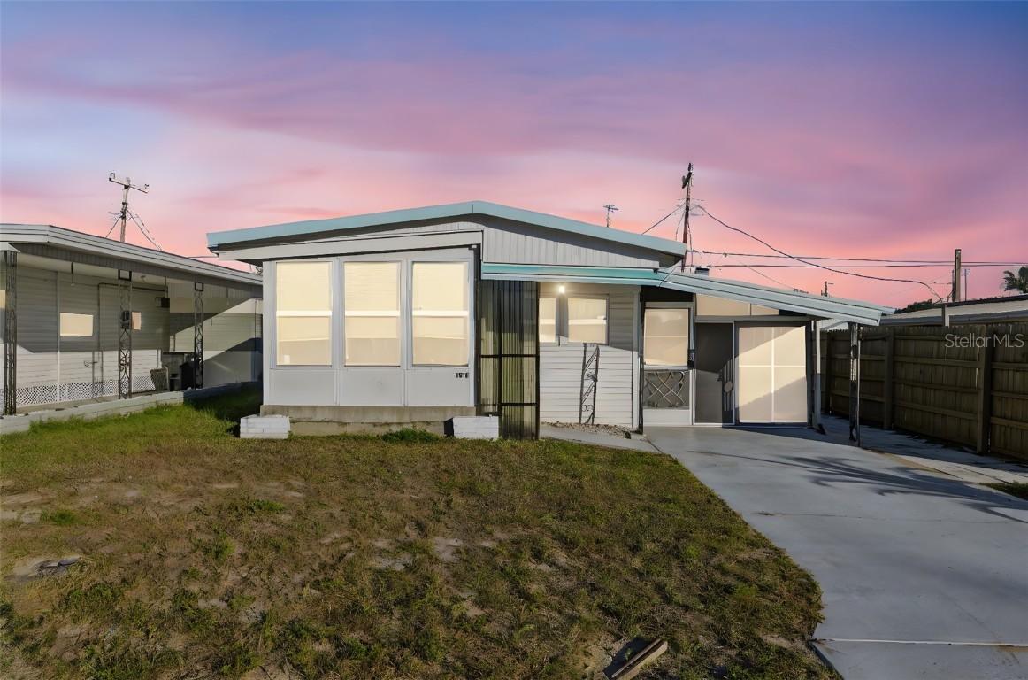 1934 Shady Cove Dr., Holiday, FL 34691