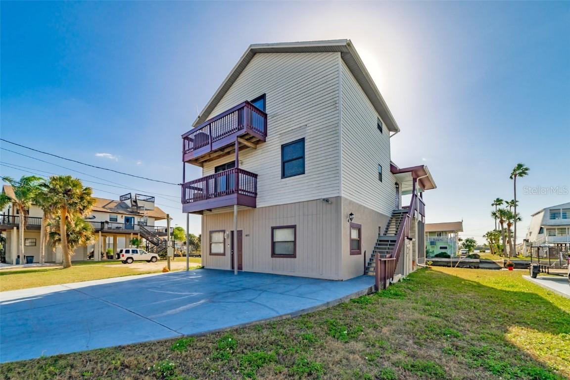 6432 Driftwood Dr., Hudson, FL 34667