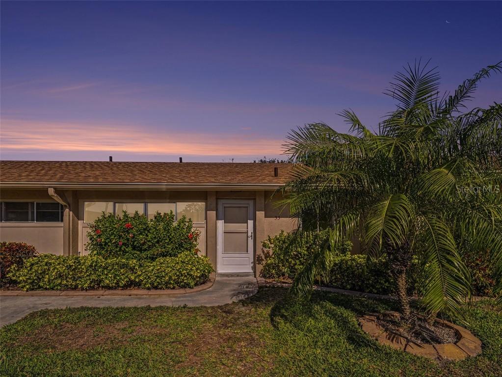 2779 Woodgate Ln. #33, Sarasota, FL 34231