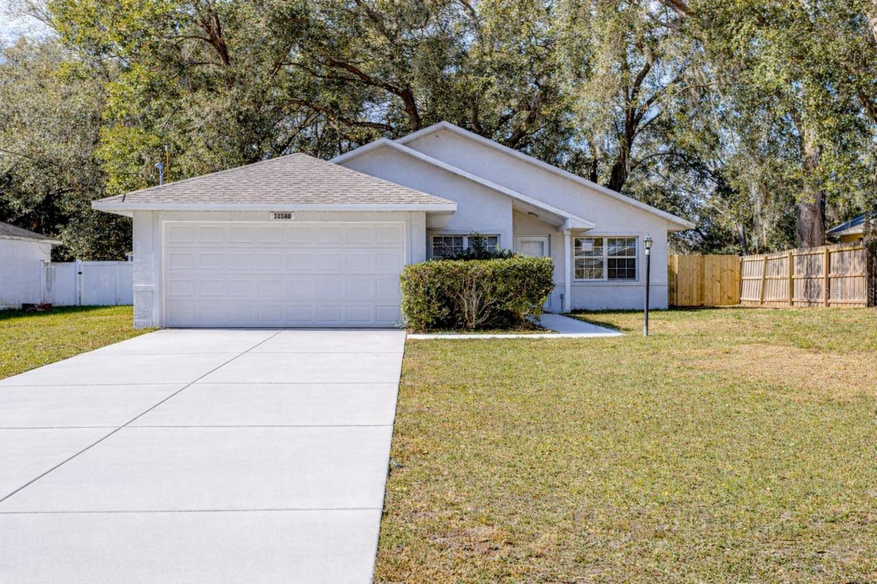 40021 Parkinsonia St., Lady Lake, FL 32159