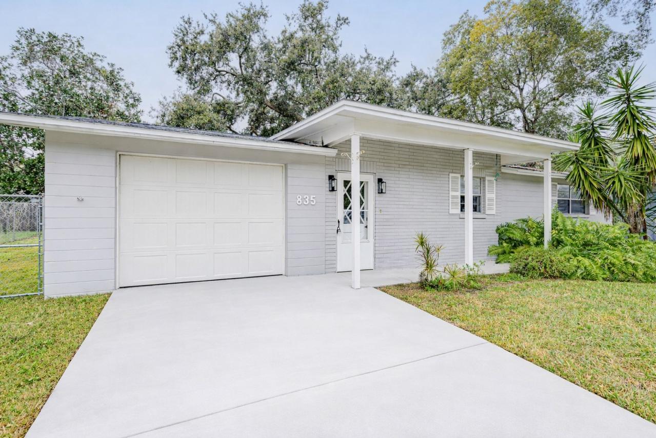 835 5th St., Port Orange, FL 32129