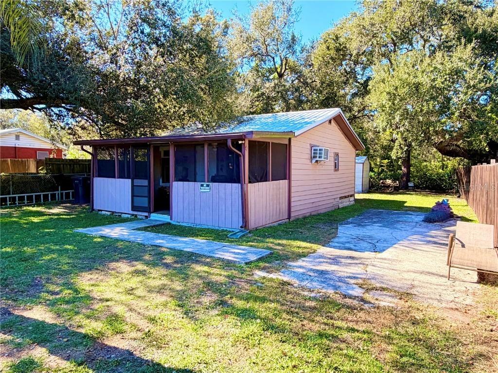 2318 Hibiscus Ave., Seffner, FL 33584