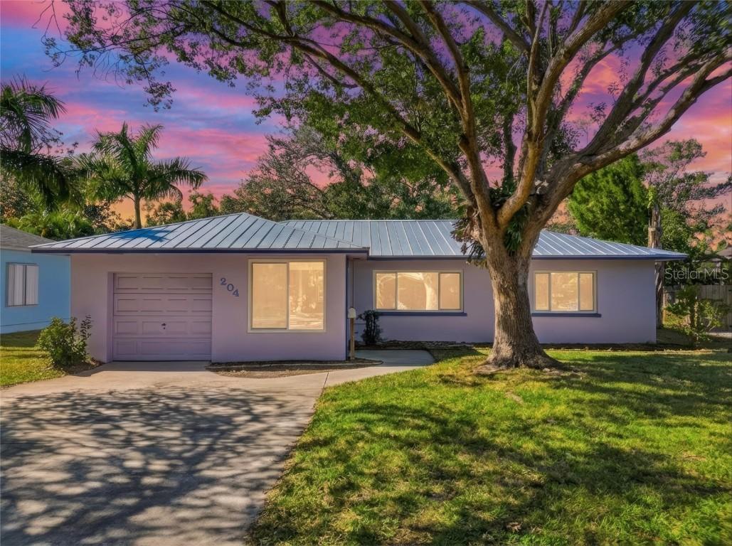 204 22nd St., Bradenton, FL 34205