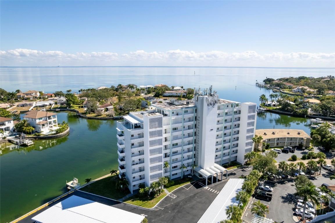 1365 Snell Isle Blvd. #2B, St Petersburg, FL 33704