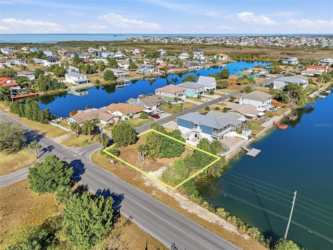 3332 Poinsettia Dr., Hernando Beach, FL 34607