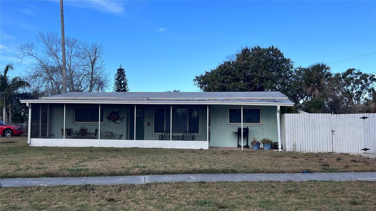 701 Sunset Dr., Tarpon Springs, FL 34689