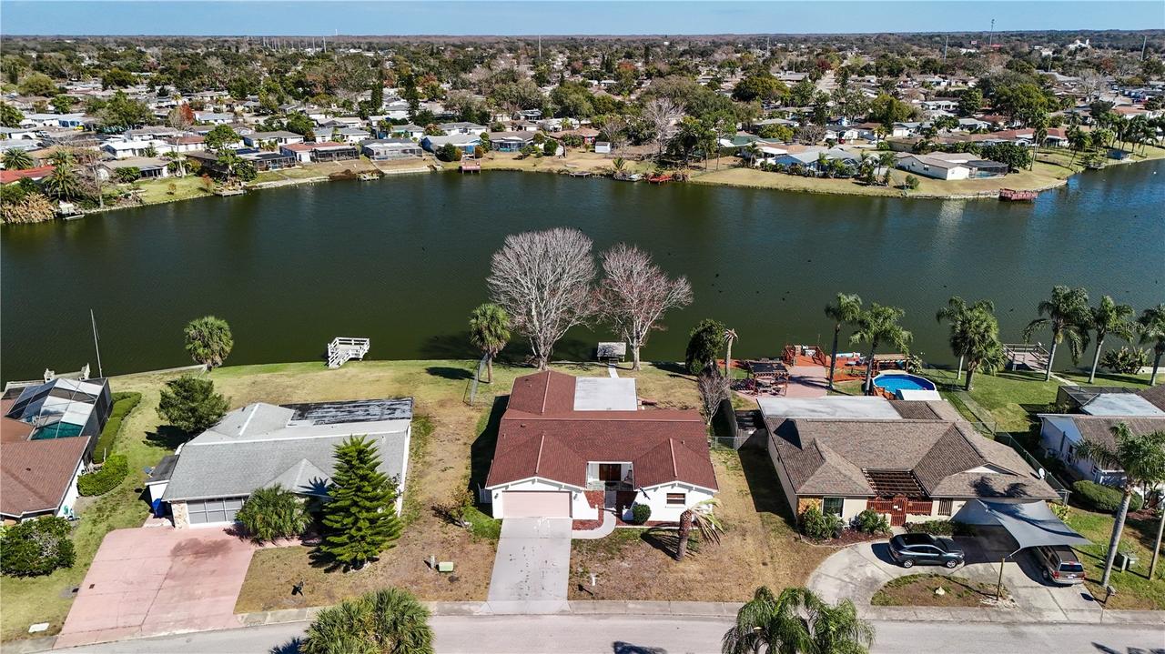 9616 Lake Christina Ln., Port Richey, FL 34668
