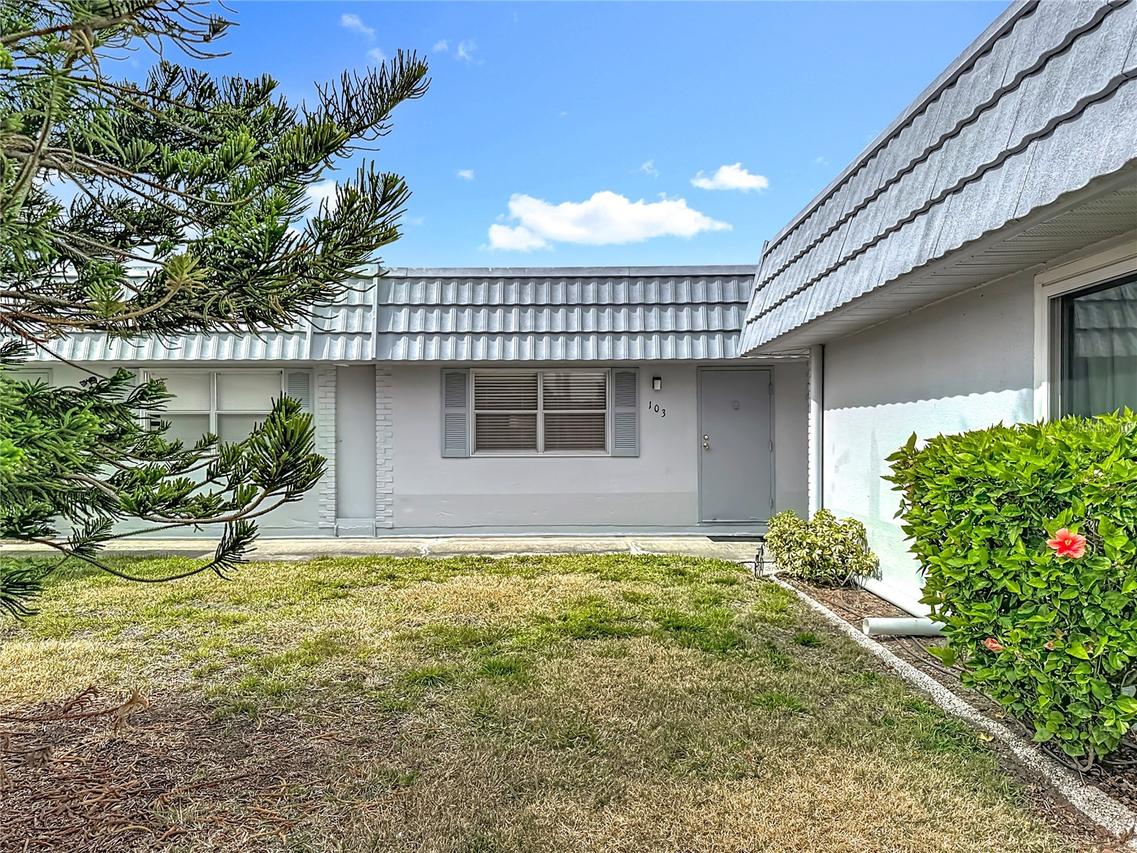 202 Bedford Tr. #103, Sun City Center, FL 33573