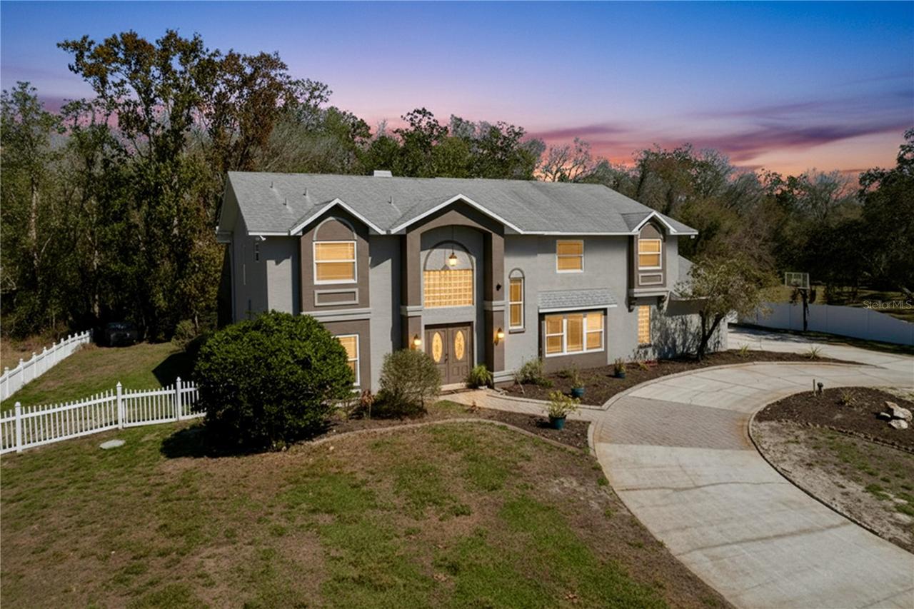 10655 Lakeview Dr., New Port Richey, FL 34654