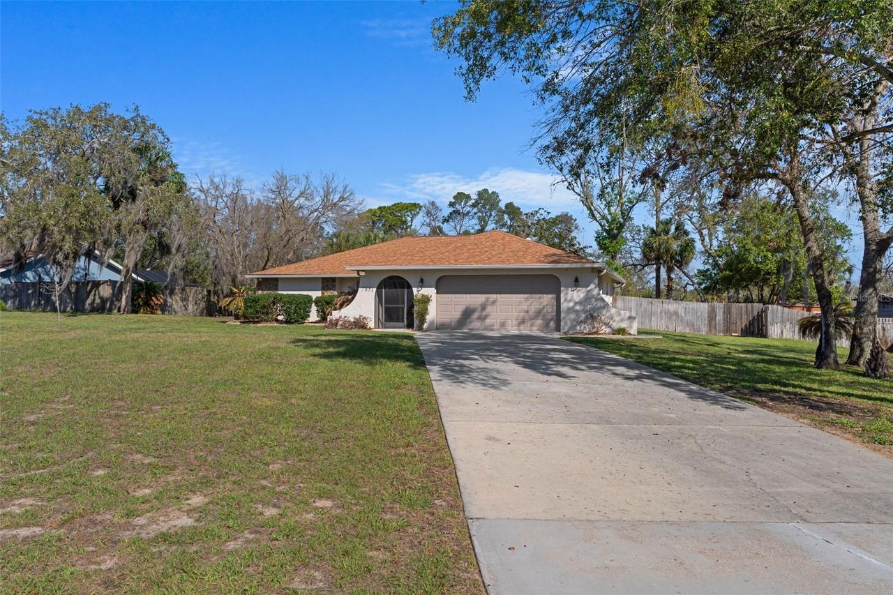 7851 Floral Dr., Weeki Wachee, FL 34607