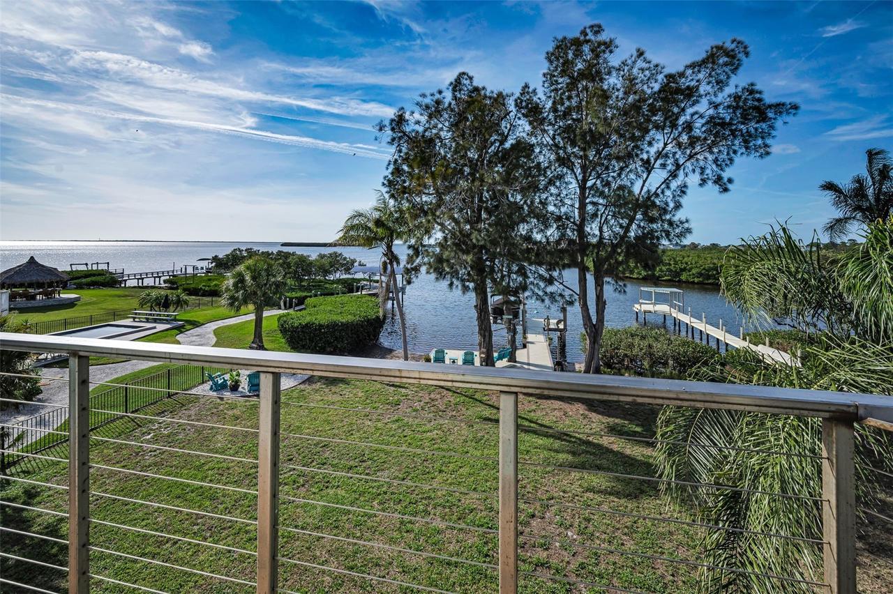1626 Sea Breeze Dr., Tarpon Springs, FL 34689
