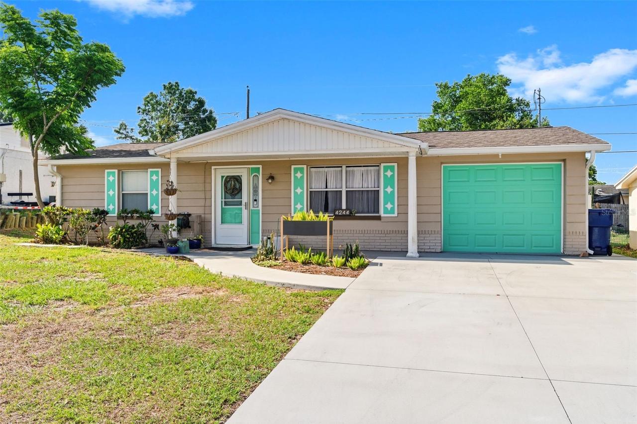 4244 Woodfield Ave., Holiday, FL 34691