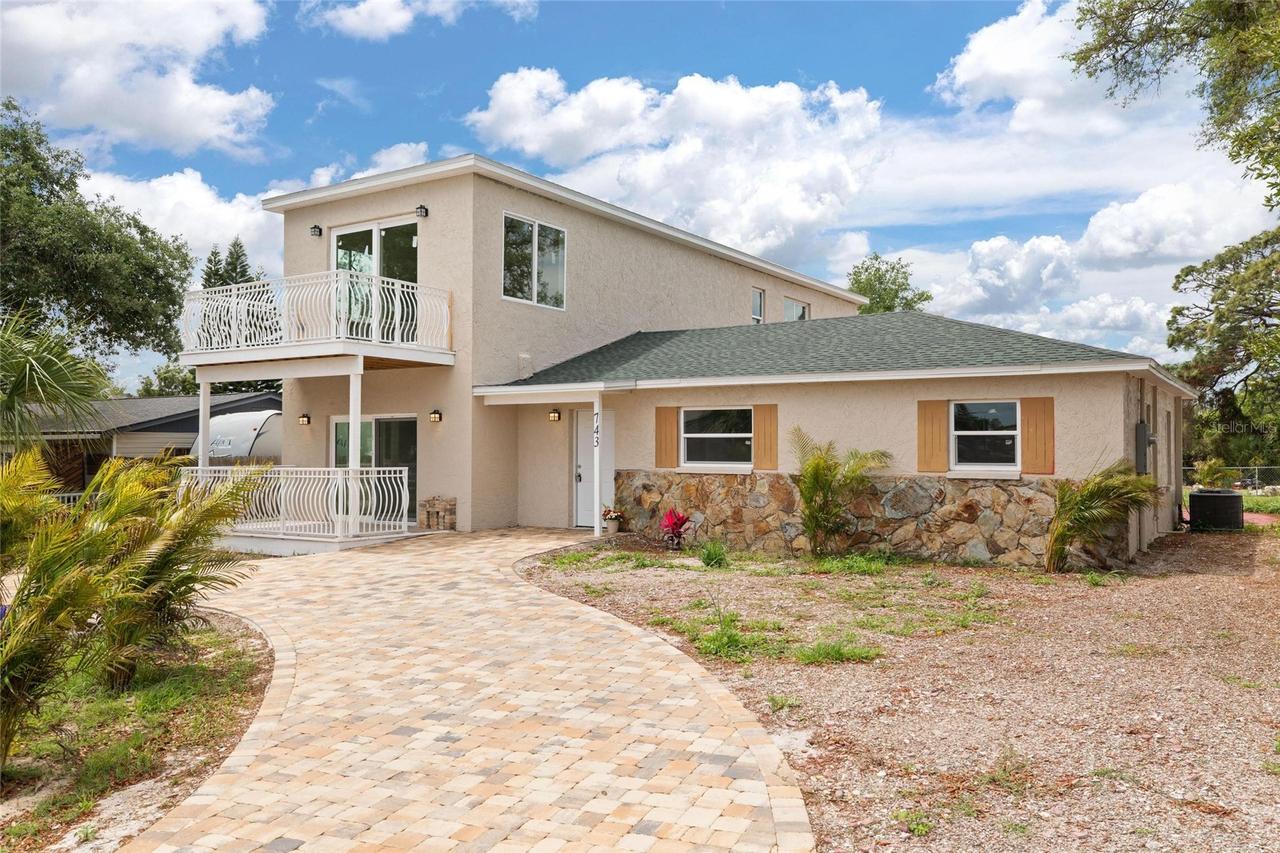 743 Bayshore Dr., Tarpon Springs, FL 34689