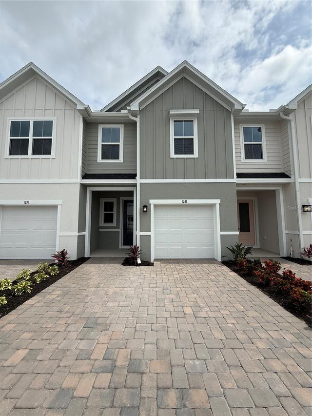 1241 Pineywood Field Dr., Davenport, FL 33837