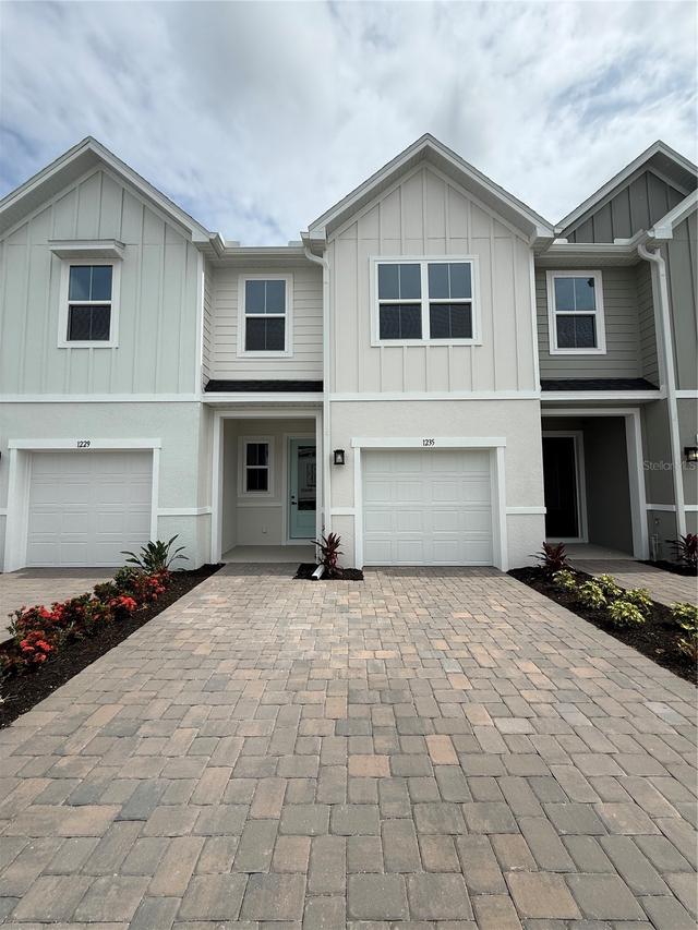 1235 Pineywood Field Dr., Davenport, FL 33837