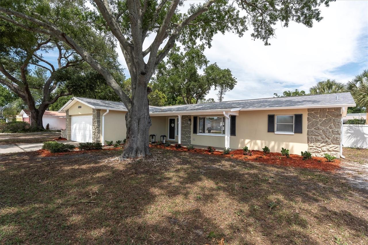 6860 14th Way, St Petersburg, FL 33705