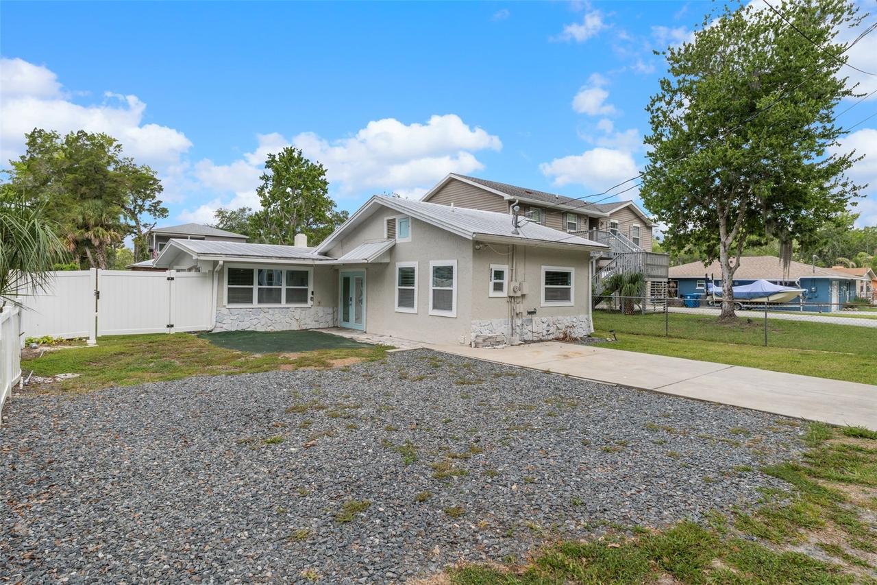 6245 Waverly Rd., Weeki Wachee, FL 34607