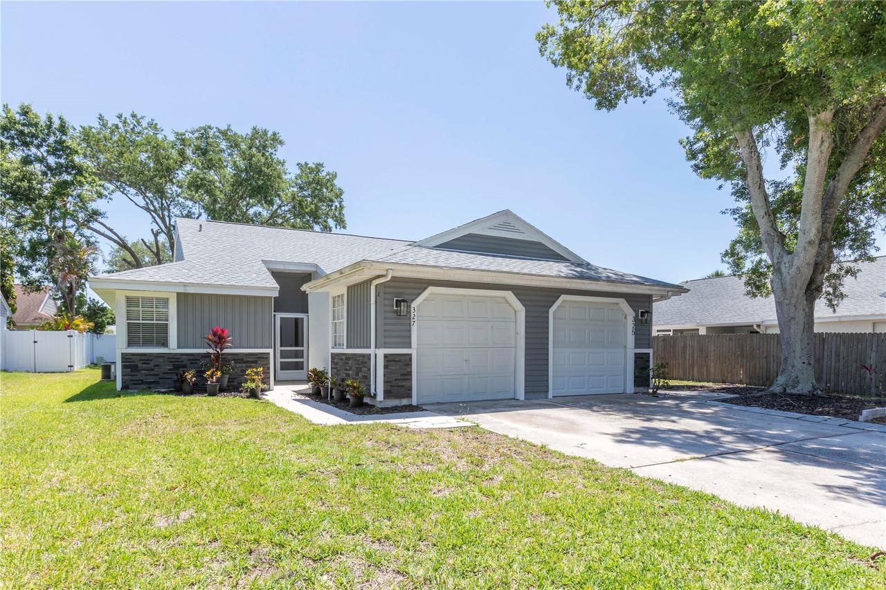 327 Phlox Dr., Palm Harbor, FL 34684
