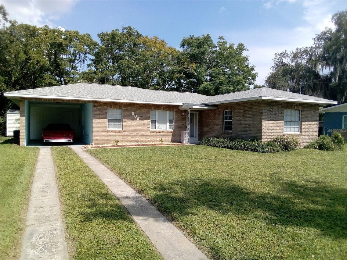 906 Oak Dr., Leesburg, FL 34748