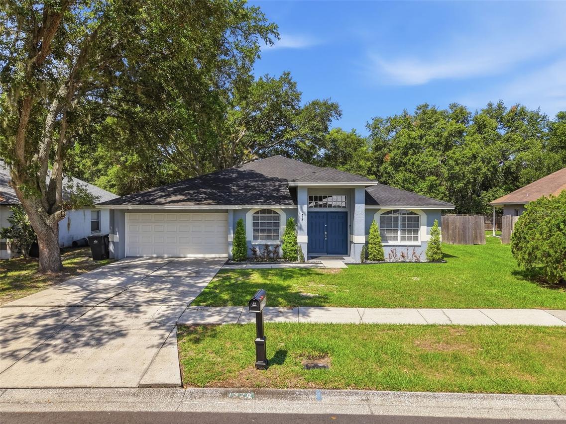 1328 Gangplank Dr., Valrico, FL 33594
