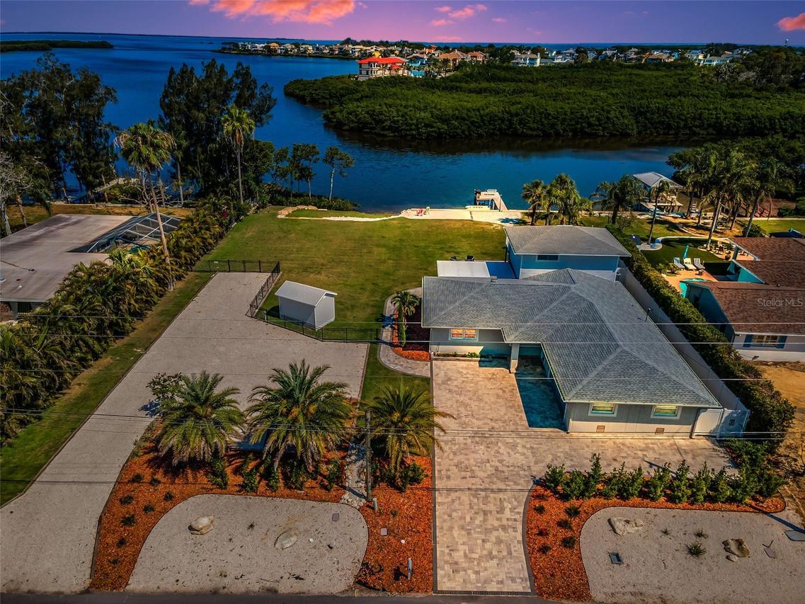 1620 Sea Breeze Dr., Tarpon Springs, FL 34689