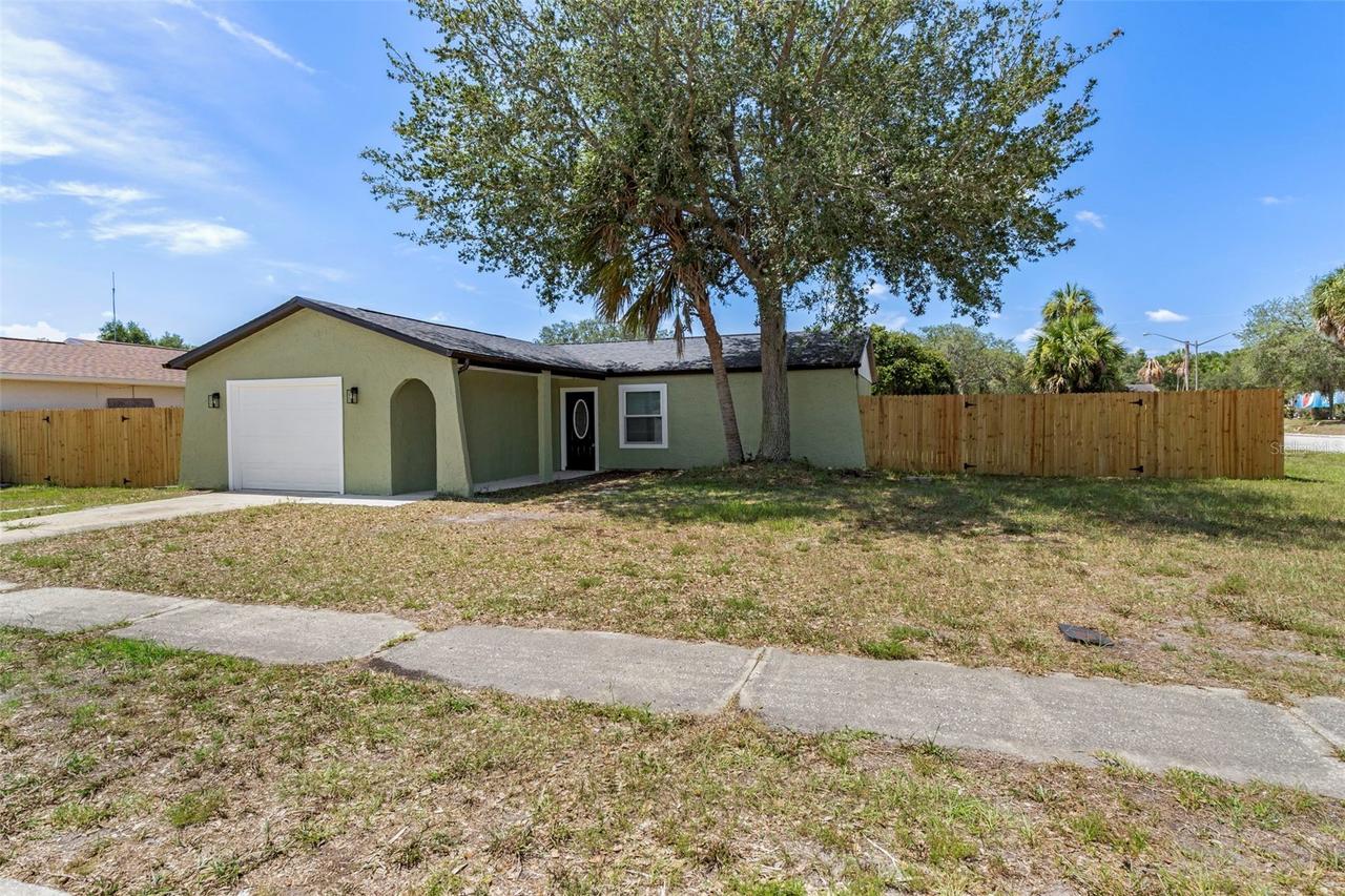 12036 Country Cove Ave., Hudson, FL 34669