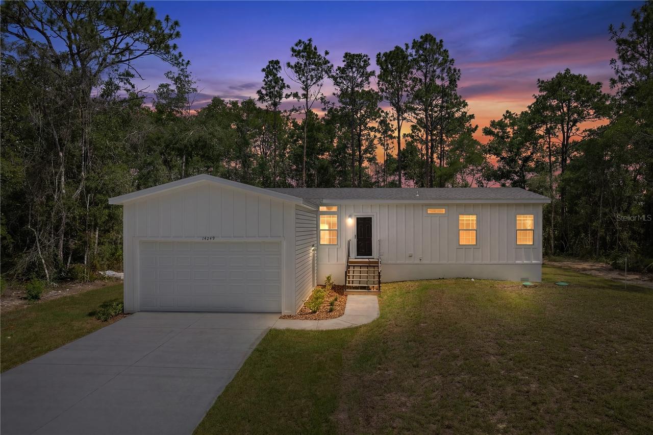 14249 E Razorbill Ave., Weeki Wachee, FL 34614